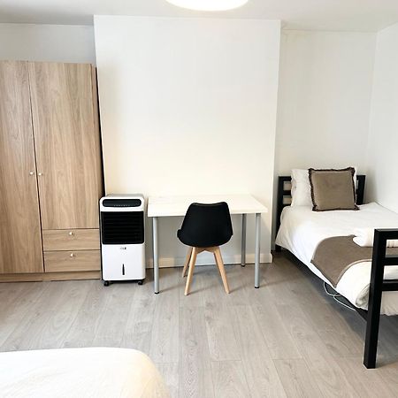 Westferry Hotell London Exteriör bild