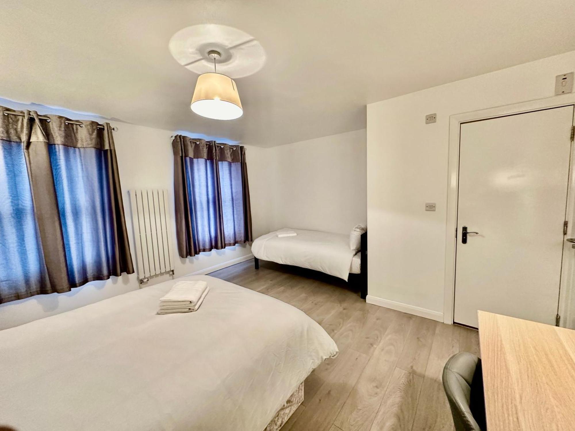 Westferry Hotell London Exteriör bild